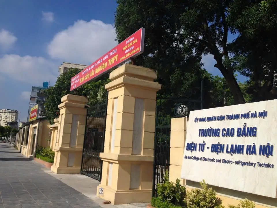 Giao quyền tự chủ cho Trường Cao đẳng Điện tử - Điện lạnh Giao quyền tự chủ cho Trường Cao đẳng Điện tử - Điện lạnh