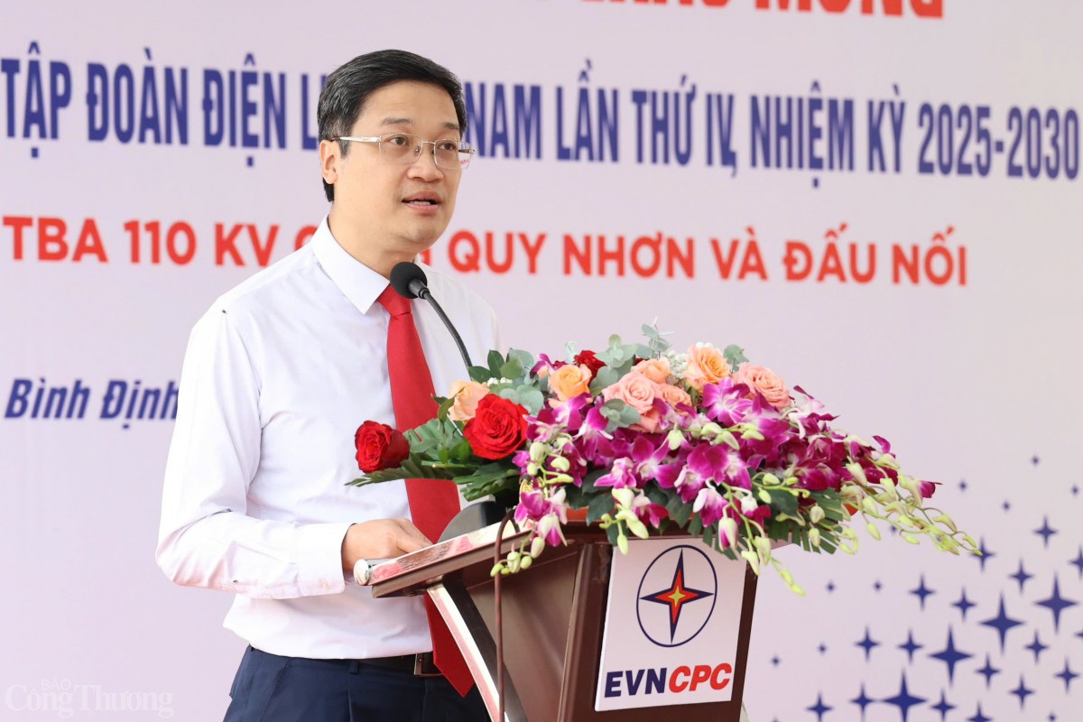 Đồng chí Trịnh Mai Phương - Ủy viên Ban Thường vụ Đảng ủy, Trưởng Ban Tuyên giáo, Trưởng Ban Truyền thông Tập đoàn Điện lực Việt Nam phát biểu tại lễ gắn biển Đồng chí Trịnh Mai Phương - Ủy viên Ban Thường vụ Đảng ủy, Trưởng Ban Tuyên giáo, Trưởng Ban Truyền thông Tập đoàn Điện lực Việt Nam phát biểu tại lễ gắn biển