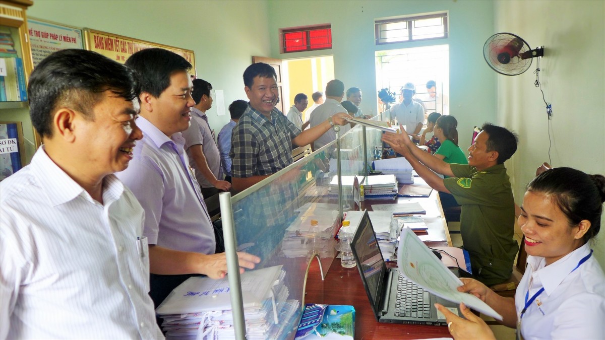 Thông tin về số lượng chức danh lãnh đạo cấp xã sau khi thực hiện sắp xếp đơn vị hành chính. Ảnh minh họa  Thông tin về số lượng chức danh lãnh đạo cấp xã sau khi thực hiện sắp xếp đơn vị hành chính. Ảnh minh họa