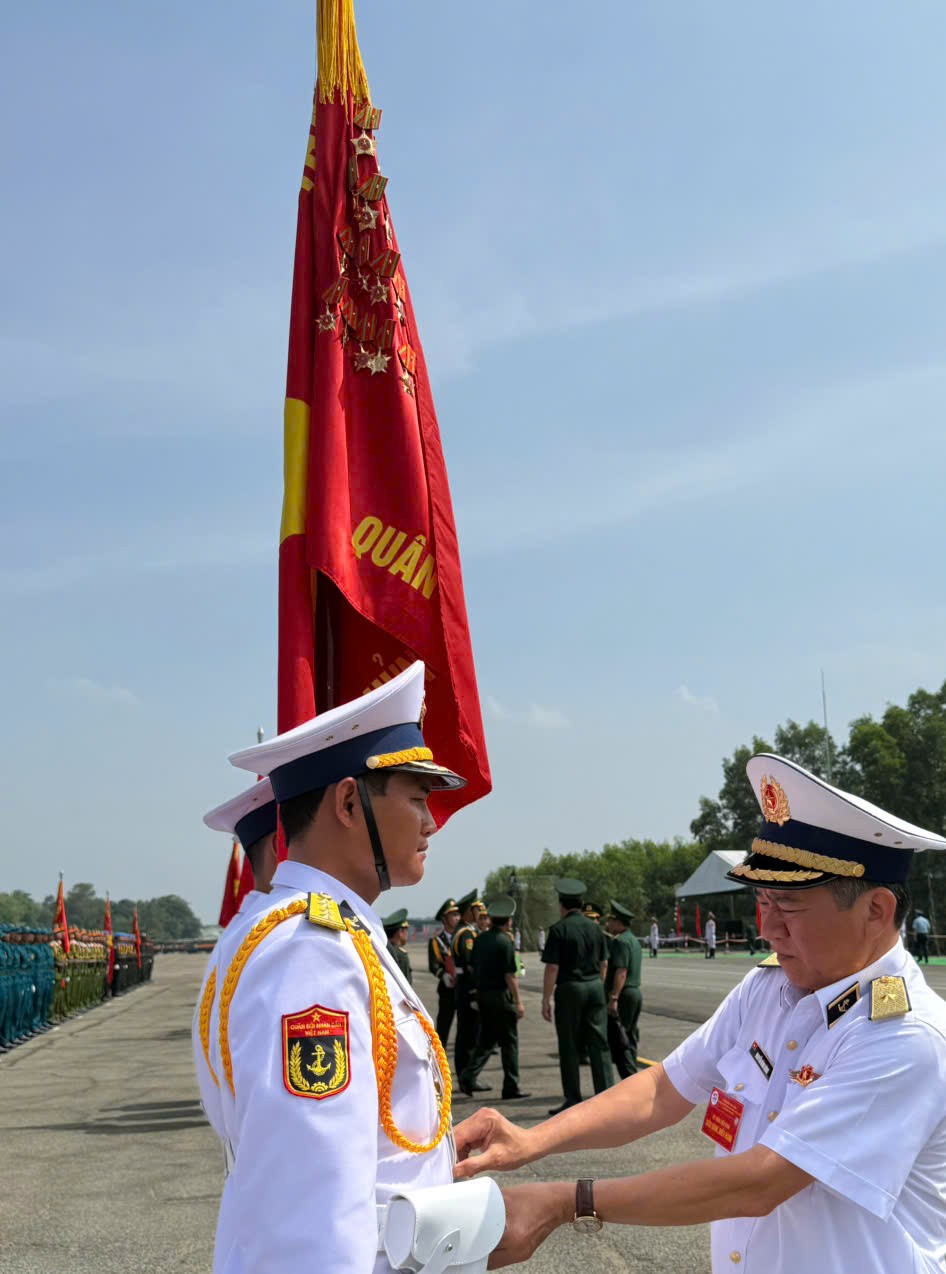 Hải quân hợp luyện quy mô lớn chuẩn bị lễ diễu binh Hải quân hợp luyện quy mô lớn chuẩn bị lễ diễu binh