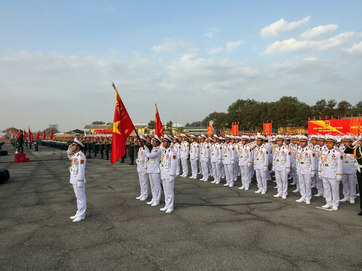 Hải quân hợp luyện quy mô lớn chuẩn bị lễ diễu binh Hải quân hợp luyện quy mô lớn chuẩn bị lễ diễu binh