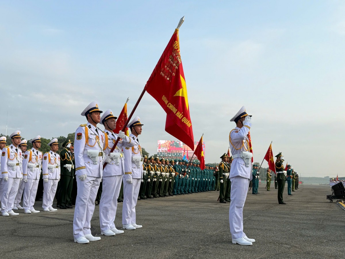 Hải quân hợp luyện quy mô lớn chuẩn bị lễ diễu binh Hải quân hợp luyện quy mô lớn chuẩn bị lễ diễu binh