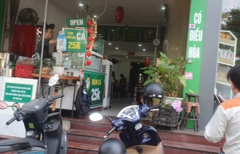 Chuyện lạ Hà Nội: Giữa bão giá, bát bún vẫn chỉ 25.000 đồng