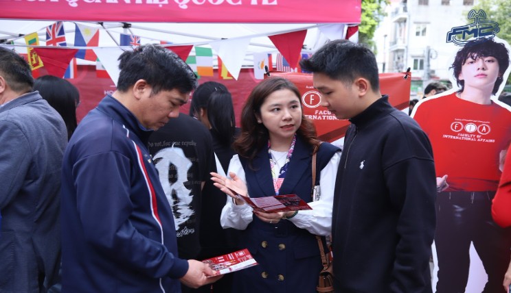 Tuyển sinh đại học 2025: Một mùa tuyển sinh, hai nỗi lo