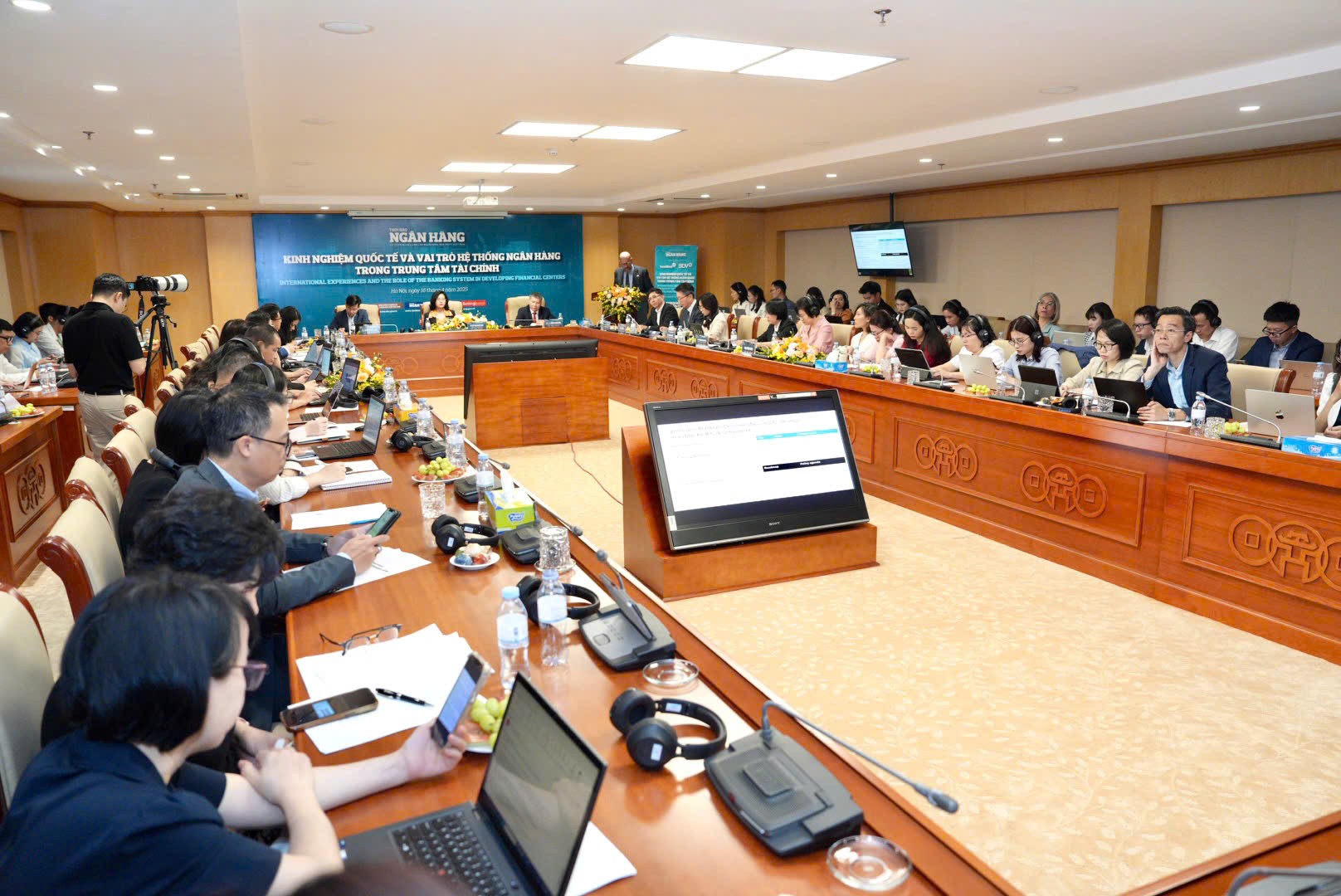 Không thể hút vốn chỉ bằng tuyên bố lập trung tâm tài