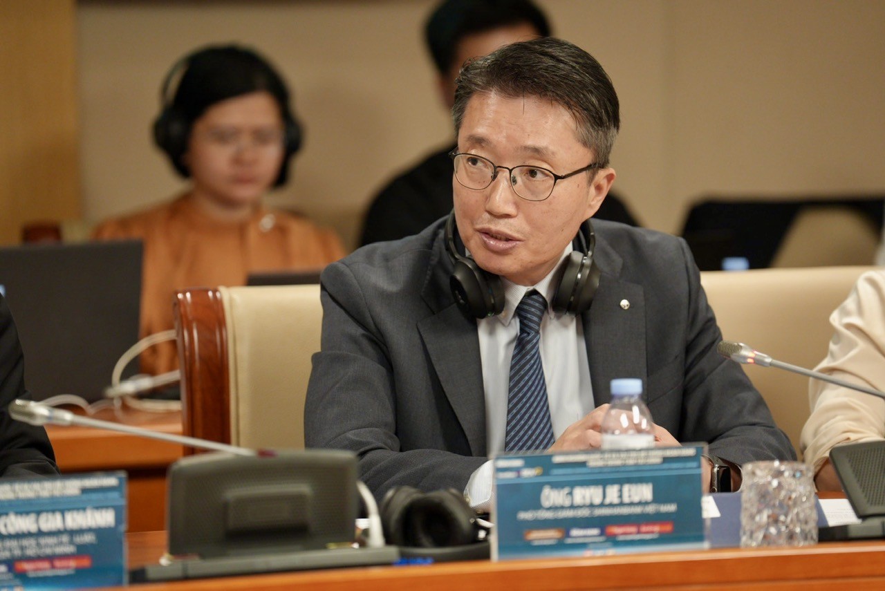 Không thể hút vốn chỉ bằng tuyên bố lập trung tâm tài