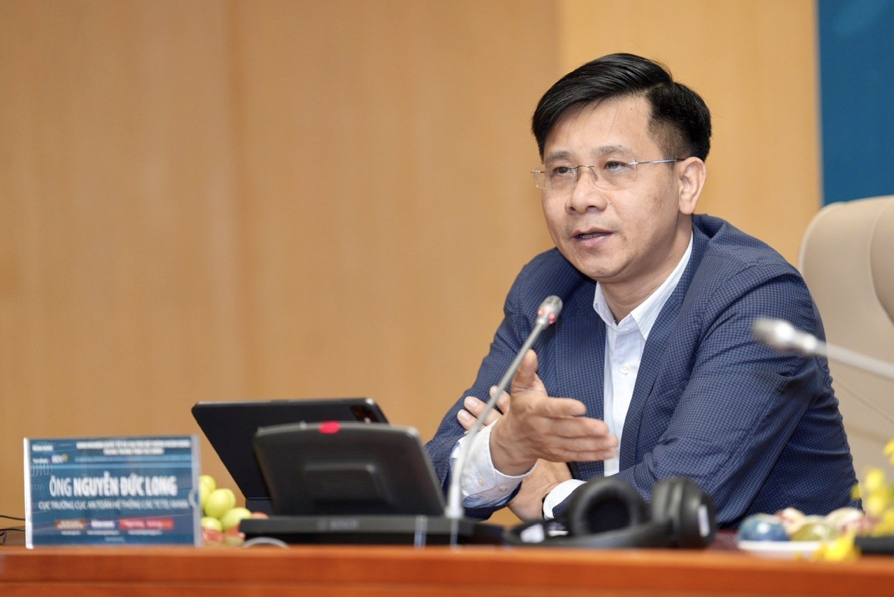 Không thể hút vốn chỉ bằng tuyên bố lập trung tâm tài