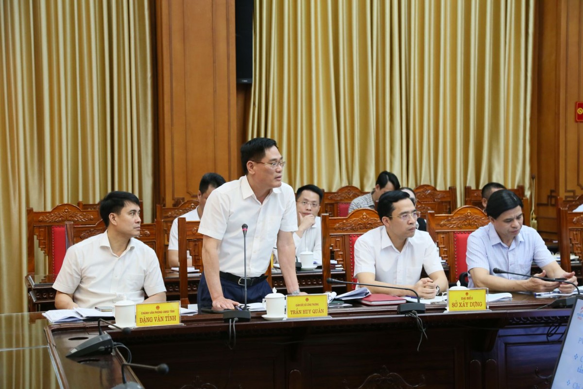 Lãnh đạo Sở Công Thương Thái Bình phát biểu tại buổi làm việc. Lãnh đạo Sở Công Thương Thái Bình phát biểu tại buổi làm việc.