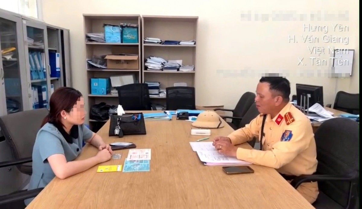 Xử phạt nghiêm nữ tài xế chạy ngược chiều Hà Nội - Hải Phòng. Ảnh: Cục Cảnh sát giao thông Xử phạt nghiêm nữ tài xế chạy ngược chiều Hà Nội - Hải Phòng. Ảnh: Cục Cảnh sát giao thông