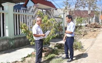 Người cao tuổi Kon Tum góp sức dựng xây nông thôn mới