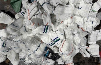 Hà Nội: Tạm giữ hơn 14.000 đôi tất giả nhãn hiệu nổi tiếng