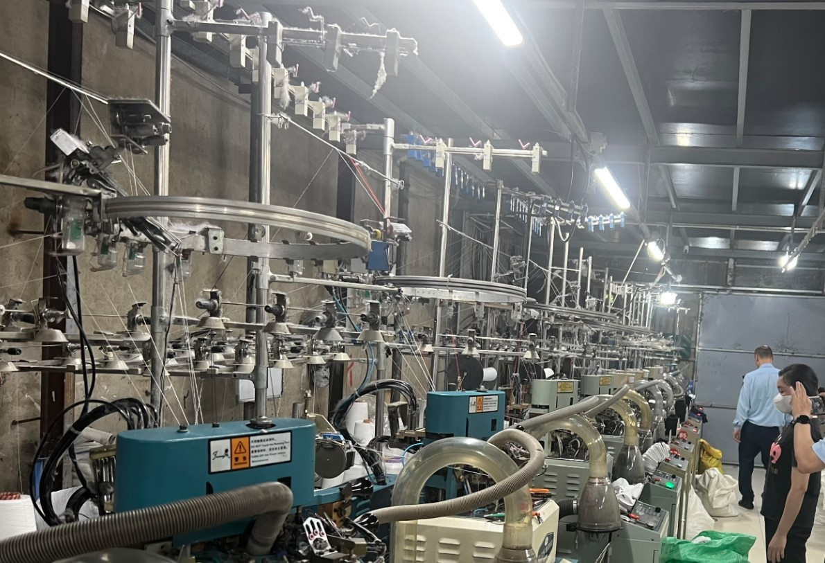 Tạm giữ hơn 14.000 đôi tất giả nhãn hiệu nổi tiếng Tạm giữ hơn 14.000 đôi tất giả nhãn hiệu nổi tiếng