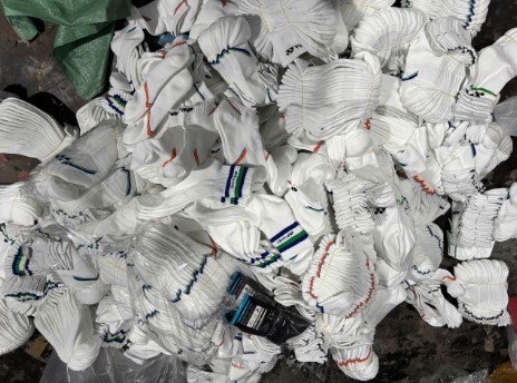 Tạm giữ hơn 14.000 đôi tất giả nhãn hiệu nổi tiếng Tạm giữ hơn 14.000 đôi tất giả nhãn hiệu nổi tiếng