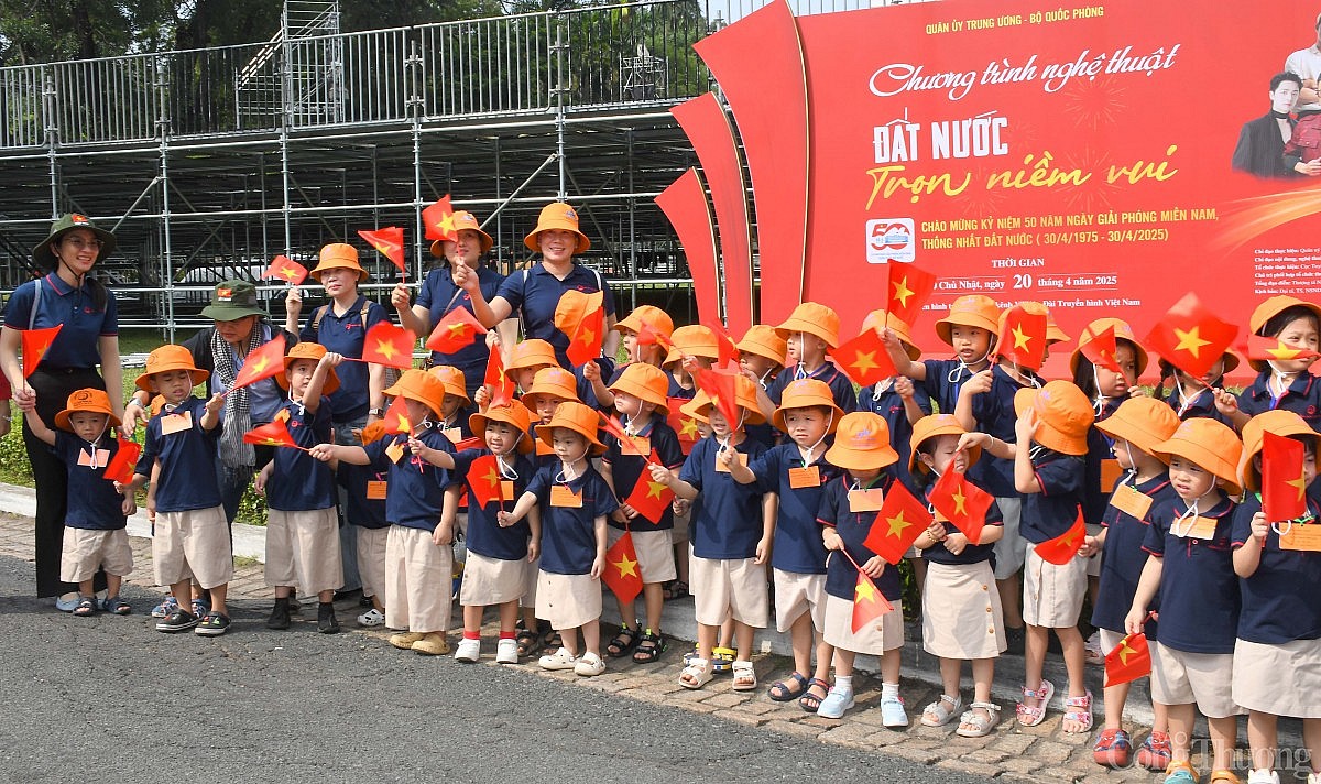 Dinh Độc Lập hút khách những ngày tháng 4 lịch sử