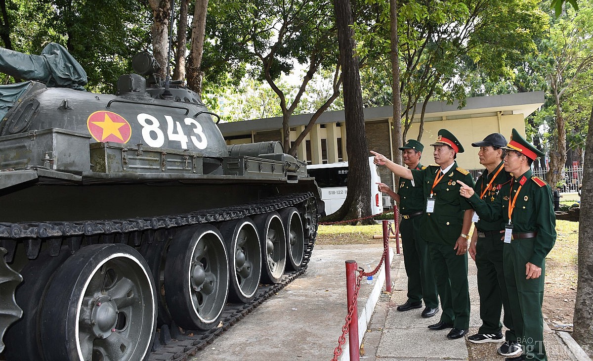 Dinh Độc Lập hút khách những ngày tháng 4 lịch sử