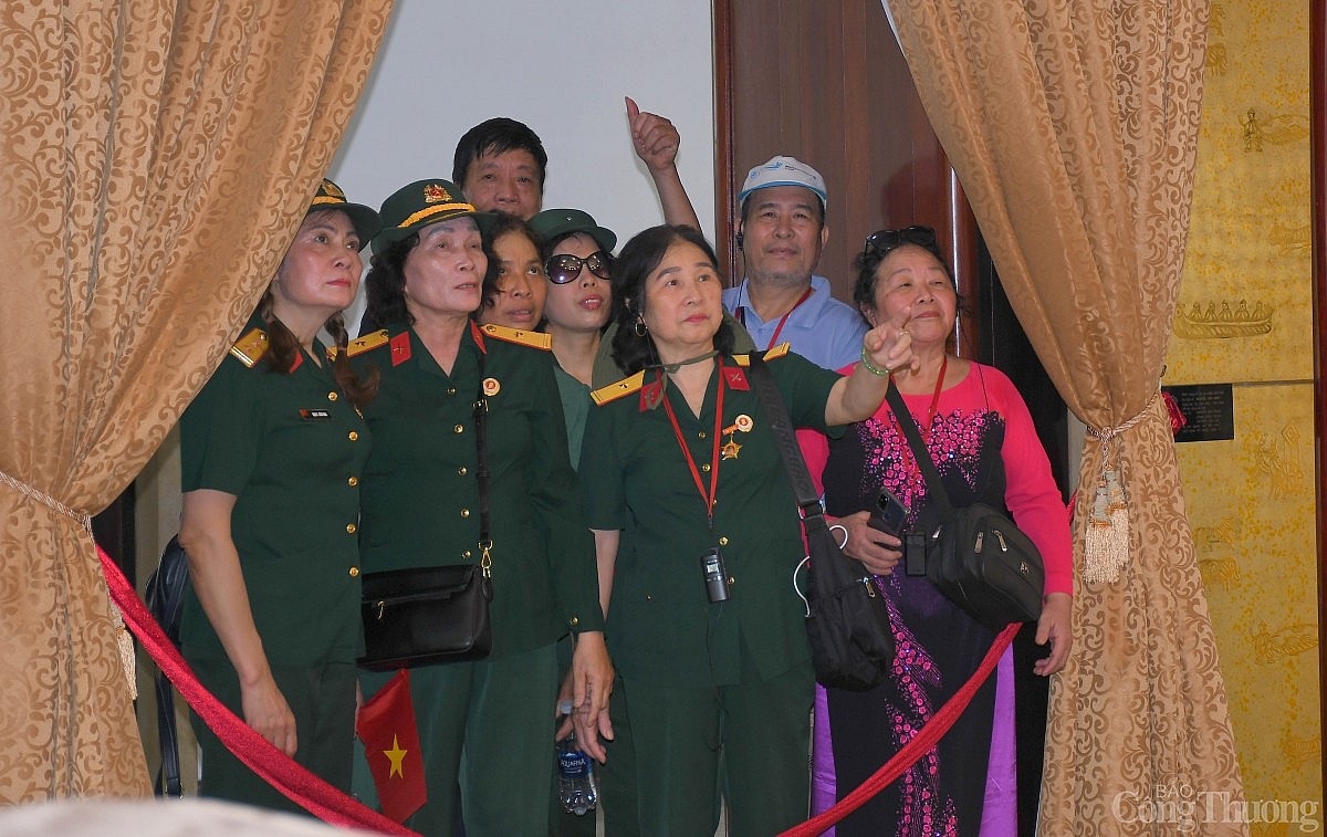 Dinh Độc Lập hút khách những ngày tháng 4 lịch sử