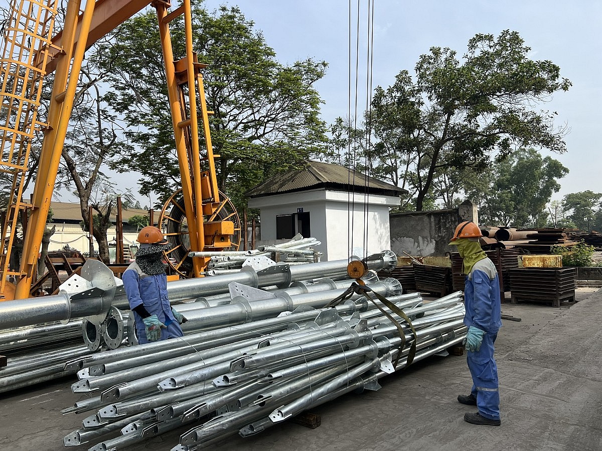 Nỗ lực ngày và đêm đưa đường dây 500kV Lào Cai - Vĩnh Yên về đích