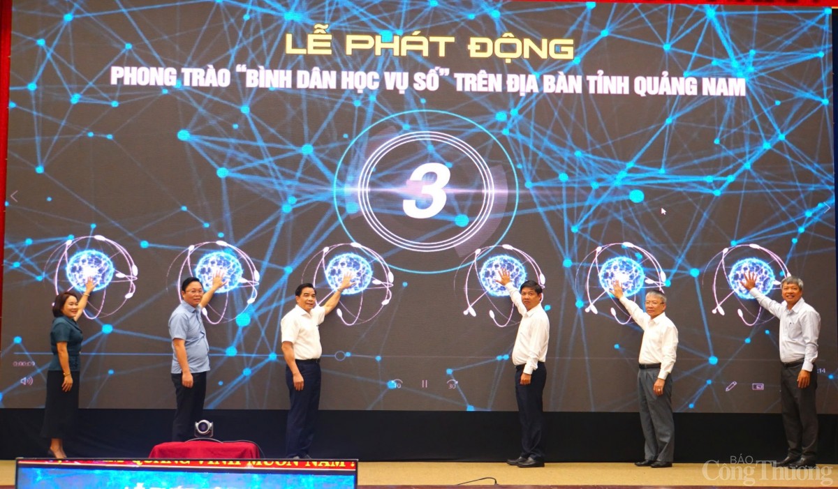 Thực hiện nghi thức phát động phong trào