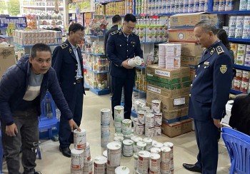 Bộ trưởng Nguyễn Hồng Diên yêu cầu tăng cường kiểm tra thị trường sữa, thuốc, thực phẩm bảo vệ sức khoẻ