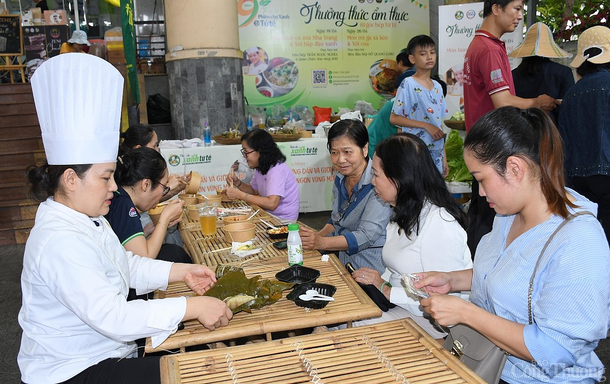 Phiên chợ Xanh tử tế: Hơn 1.000 qua tặng người tiêu dùng