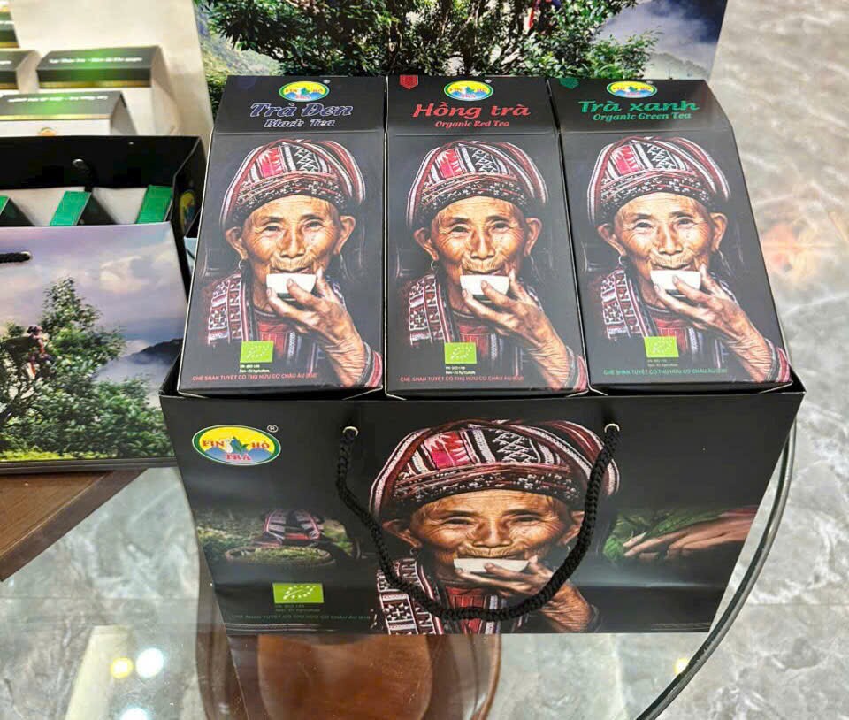 Mỗi gói trà không chỉ là sản phẩm nông nghiệp, mà còn là “sứ giả” đưa văn hoá Dao đỏ đến gần hơn với người tiêu dùng Mỗi gói trà không chỉ là sản phẩm nông nghiệp, mà còn là “sứ giả” đưa văn hoá Dao đỏ đến gần hơn với người tiêu dùng