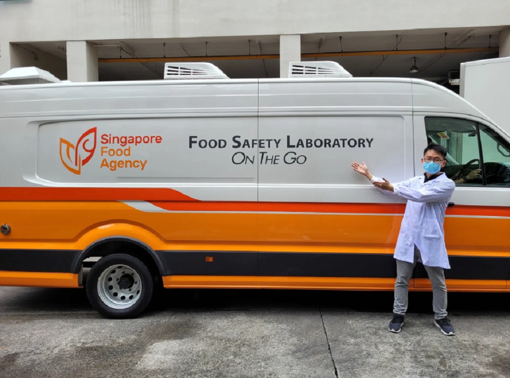 Xe kiểm nghiệm an toàn thực phẩm của Singapore. Ảnh: AP