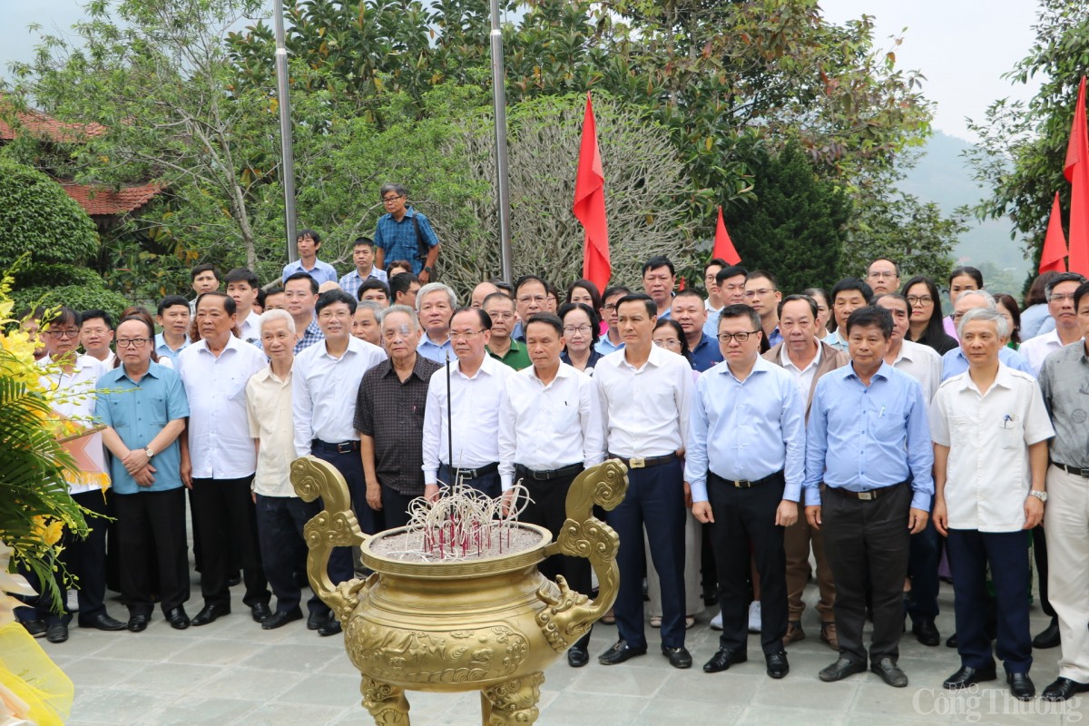 Nhà báo phải là chiến sĩ biên phòng trên không gian mạng Nhà báo phải là chiến sĩ biên phòng trên không gian mạng