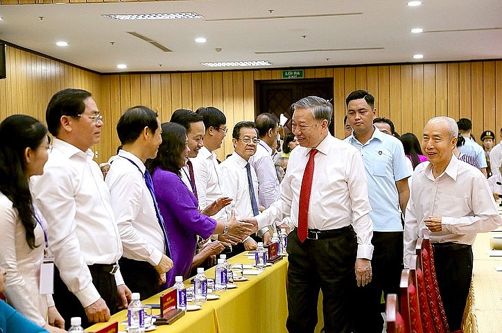 Tổng Bí thư gặp mặt tri ân người cán bộ lão thành cách mạng, gia đình có công miền Nam