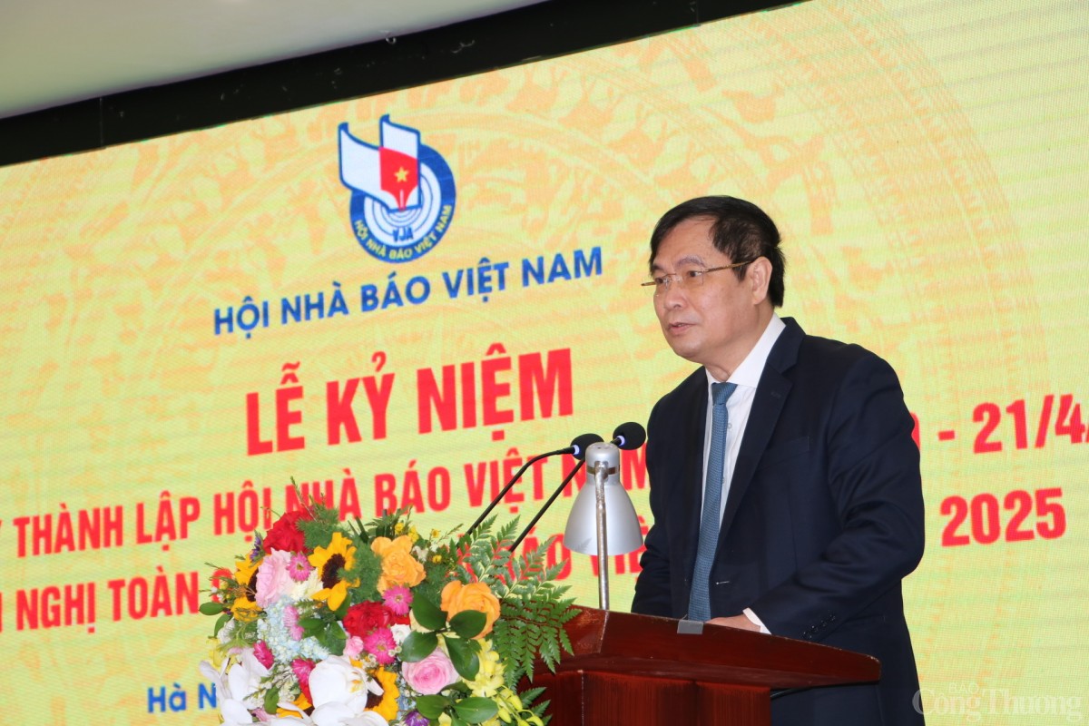 Báo chí đổi mới, vươn mình để đồng hành cùng đất nước Báo chí đổi mới, vươn mình để đồng hành cùng đất nước