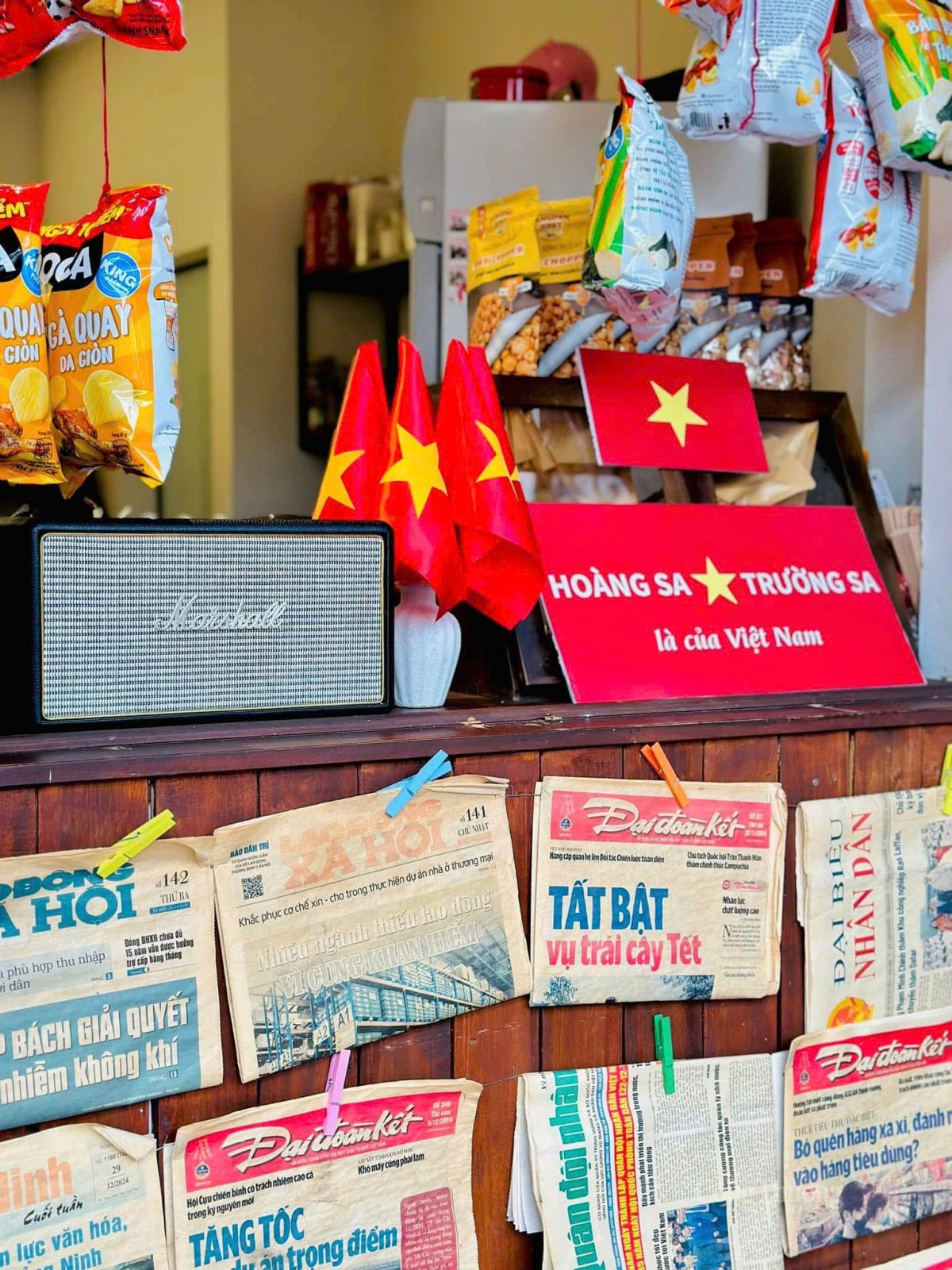 Quán muốn lan toả tinh thần yêu nước theo cách nhẹ nhàng, gần gũi với giới trẻ. Ảnh: Nguyễn Hạnh