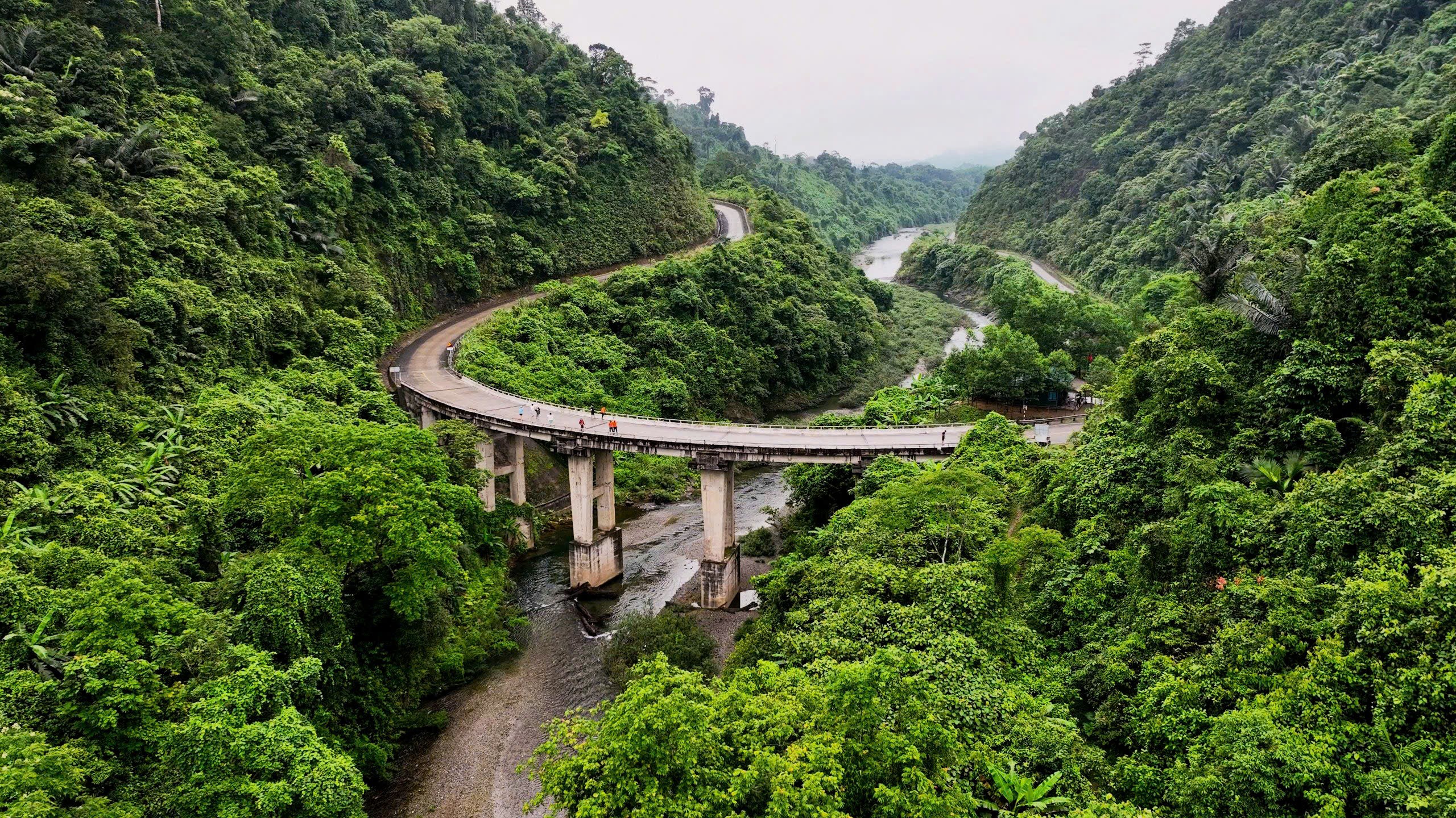 Cầu Khỉ nằm trong tuyến dường nhánh Tây đường Hồ Chí Minh Cầu Khỉ nằm trong tuyến dường nhánh Tây đường Hồ Chí Minh