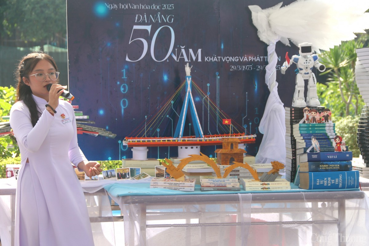 thuyết trình về ý nghĩa mô hình xếp sách nghệ thuật. thuyết trình về ý nghĩa mô hình xếp sách nghệ thuật.