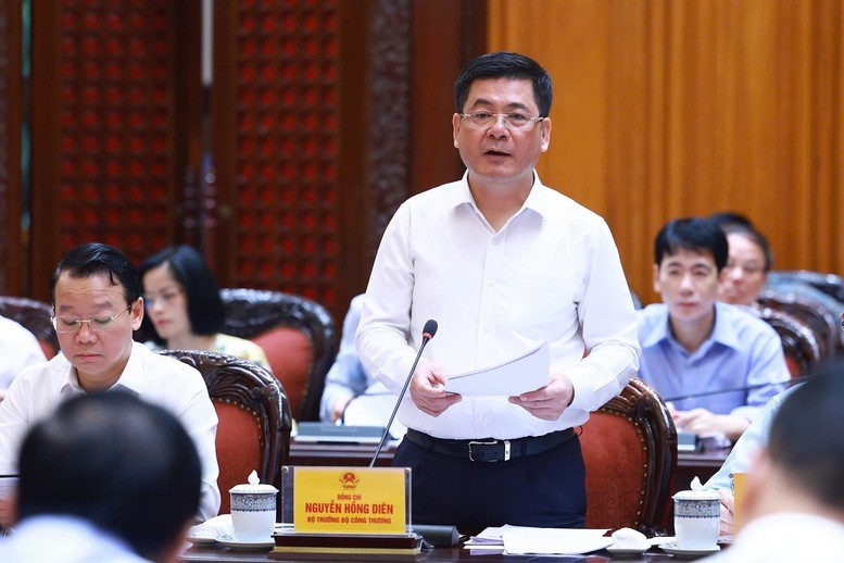 Bộ trưởng Bộ Công Thương Nguyễn Hồng Diên báo cáo tại cuộc họp - Ảnh: VGP/Nhật Bắc Bộ trưởng Bộ Công Thương Nguyễn Hồng Diên báo cáo tại cuộc họp - Ảnh: VGP/Nhật Bắc