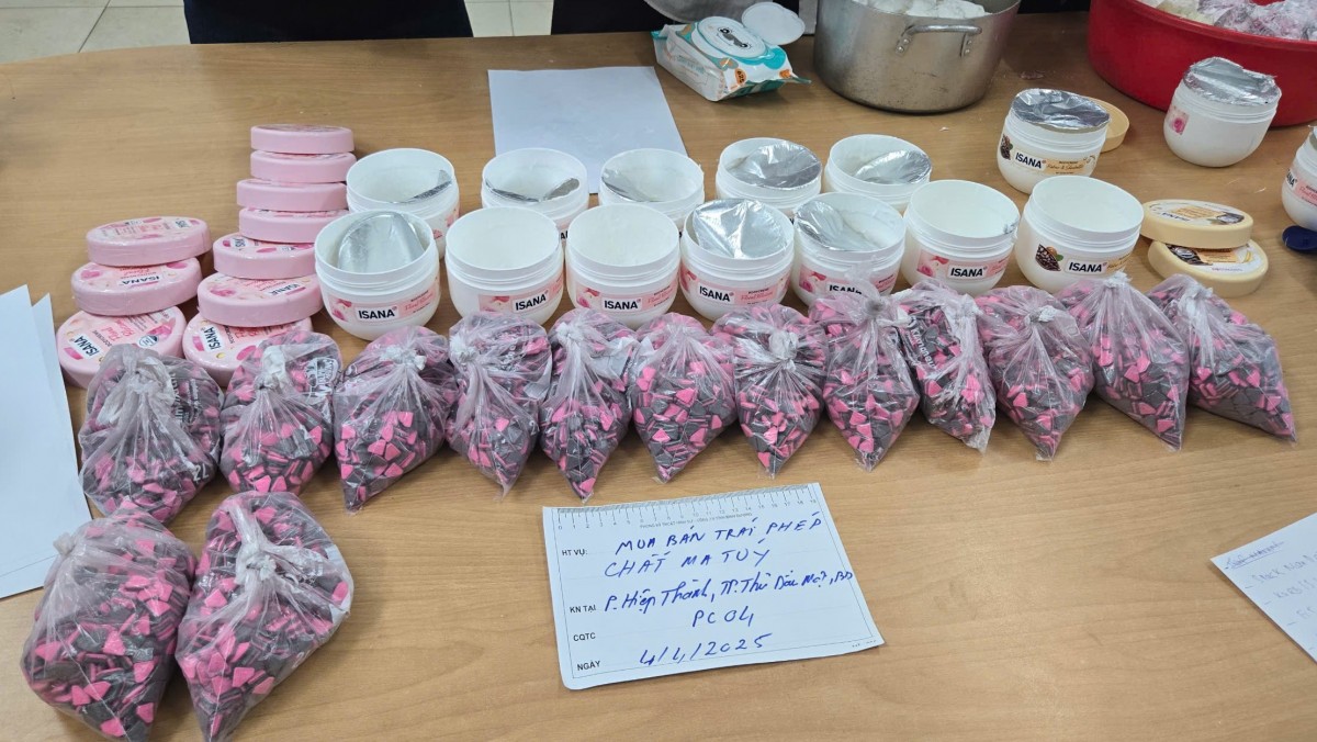 Chi cục Hải quan khu vực I đã phối hợp với các lực lượng chức năng phát hiện lô hàng từ Đức về Mỹ Đình qua đường hàng không nghi vấn có chứa ma túy