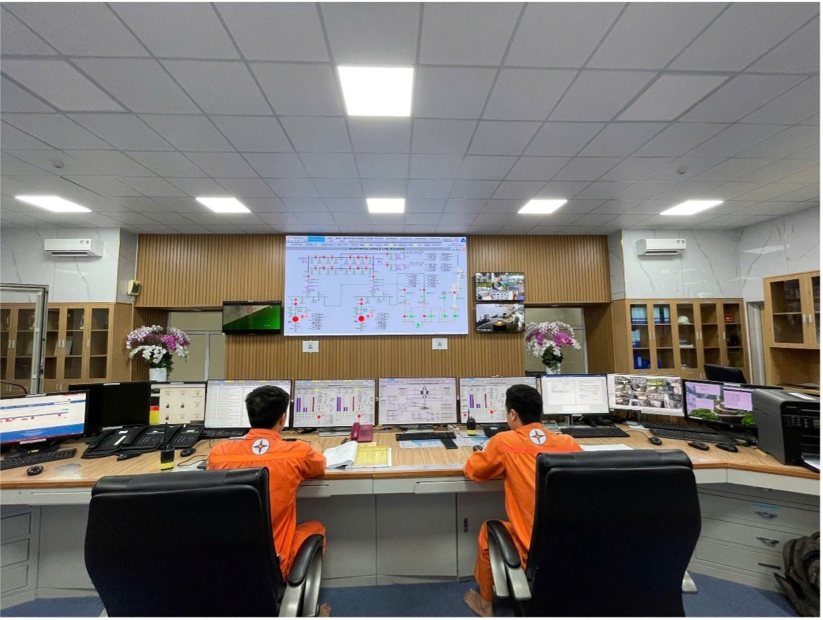 Phòng điều khiển trung tâm NMTĐ Sông Bung 4 sau khi cải tạo và nâng cao hệ thống điều khiển và giám sát tổ máy (DCS) Phòng điều khiển trung tâm NMTĐ Sông Bung 4 sau khi cải tạo và nâng cao hệ thống điều khiển và giám sát tổ máy (DCS)