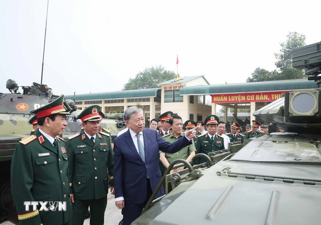 Tổng Bí thư Tô Lâm với các cựu chiến binh của Binh chủng Tăng thiết giáp. Ảnh: TTXVN Tổng Bí thư Tô Lâm với các cựu chiến binh của Binh chủng Tăng thiết giáp. Ảnh: TTXVN