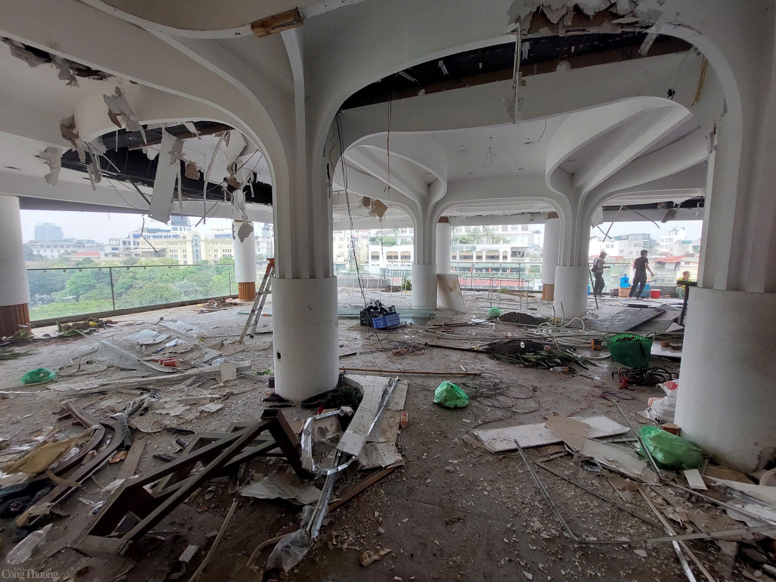 Trên các tầng cao, hầu hết hạng mục đã được di dời. 