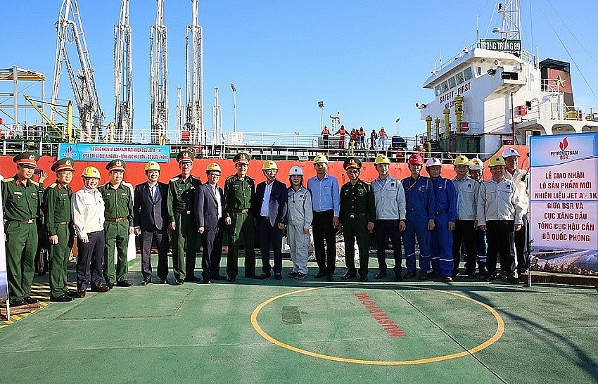 Lễ bàn giao lô nhiên liệu đặc chủng đầu tiên của BSR cho Bộ Quốc phòng