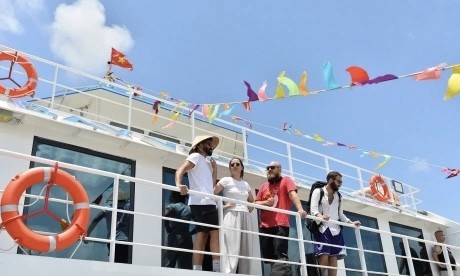 Hải Phòng: Tạm dừng ô tô sang Cát Bà giờ cao điểm Hải Phòng: Tạm dừng ô tô sang Cát Bà giờ cao điểm