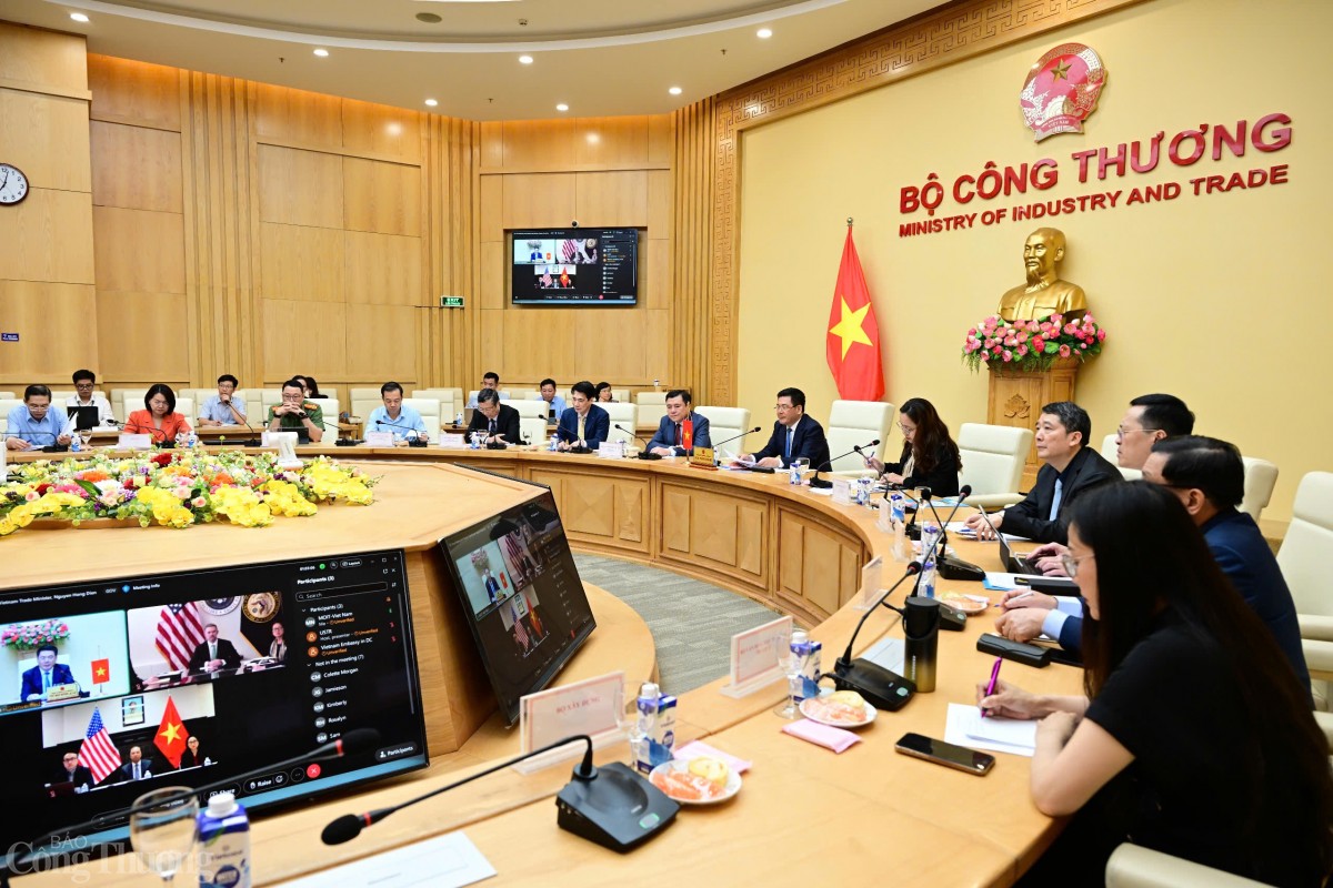 Bộ trưởng Nguyễn Hồng Diên điện đàm với Hoa Kỳ Bộ trưởng Nguyễn Hồng Diên điện đàm với Hoa Kỳ