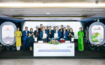 Vietcombank rót vốn cho 50 máy bay của Vietnam Airlines