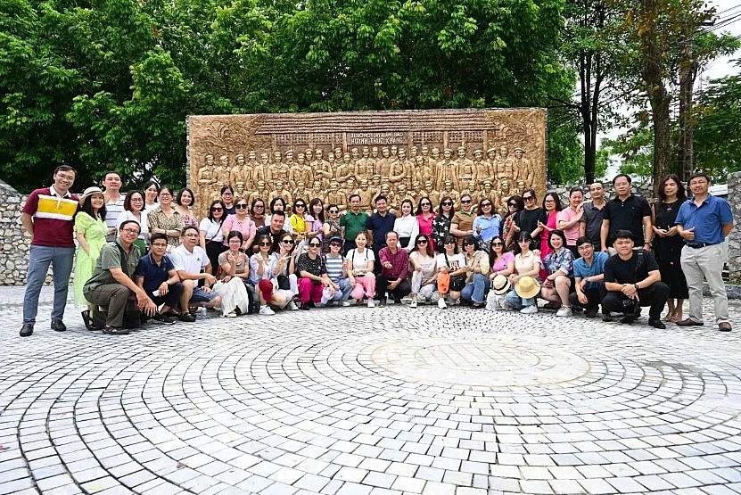 Đảng uỷ Báo Công Thương: Dấu ấn nhiệm kỳ và mục tiêu mới cho tương lai Đảng uỷ Báo Công Thương: Dấu ấn nhiệm kỳ và mục tiêu mới cho tương lai