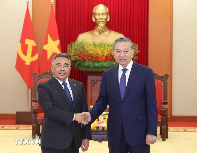 ổng Bí thư Tô Lâm tiếp Đại sứ Philippines tại Việt Nam Meynardo Los Banos Montealegre. Ảnh: TTXVN