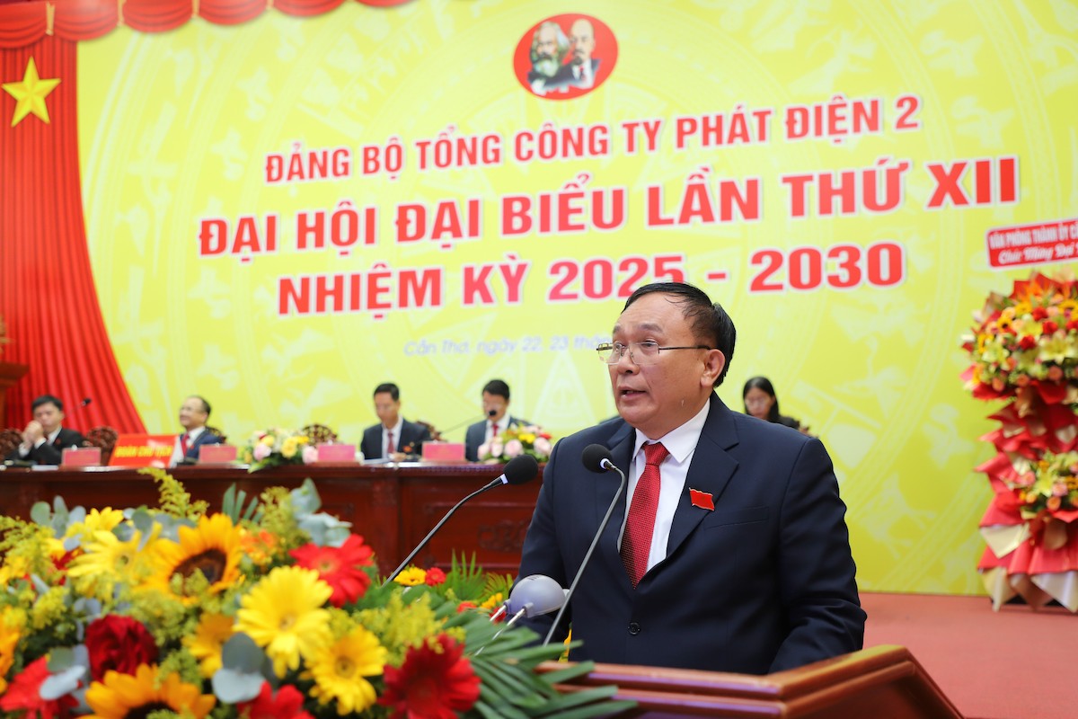 Đồng chí Trần Phú Thái – Bí thư Đảng ủy EVNGENCO2 nhiệm kỳ 2025 – 2030 phát biểu tại Đại hội