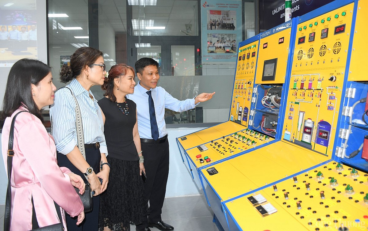 Đại học Công nghiệp TP.Hồ Chí Minh nhận tài trợ phần mềm