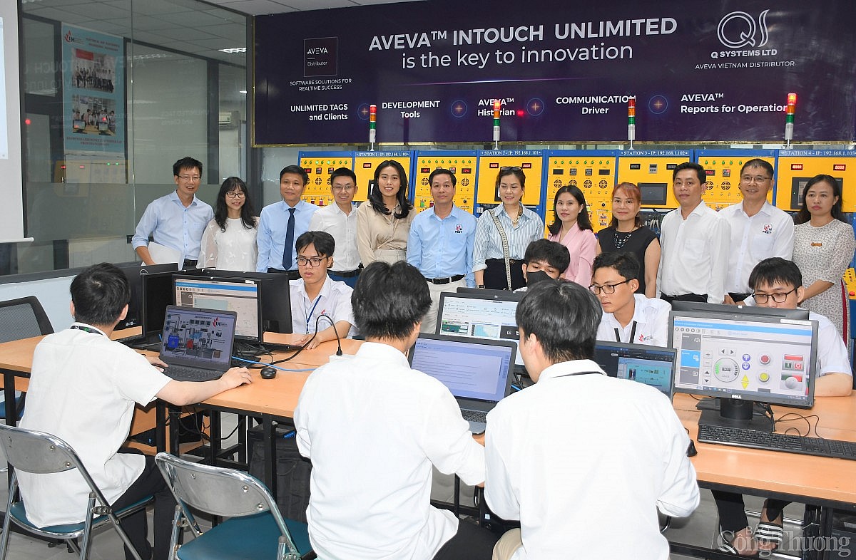 Đại học Công nghiệp TP.Hồ Chí Minh nhận tài trợ phần mềm