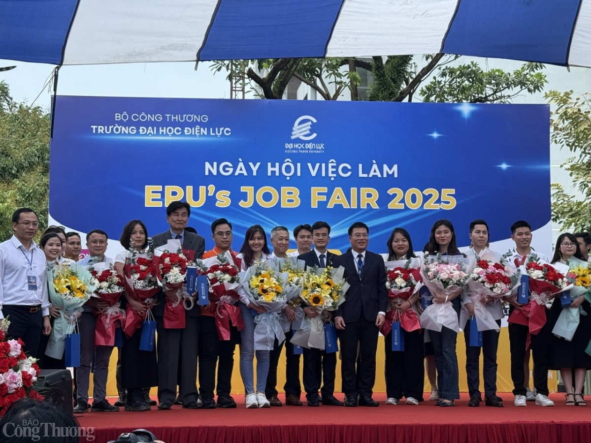 Doanh nghiệp săn ‘kỹ sư tương lai’ tại Đại học Điện lực Doanh nghiệp săn ‘kỹ sư tương lai’ tại Đại học Điện lực