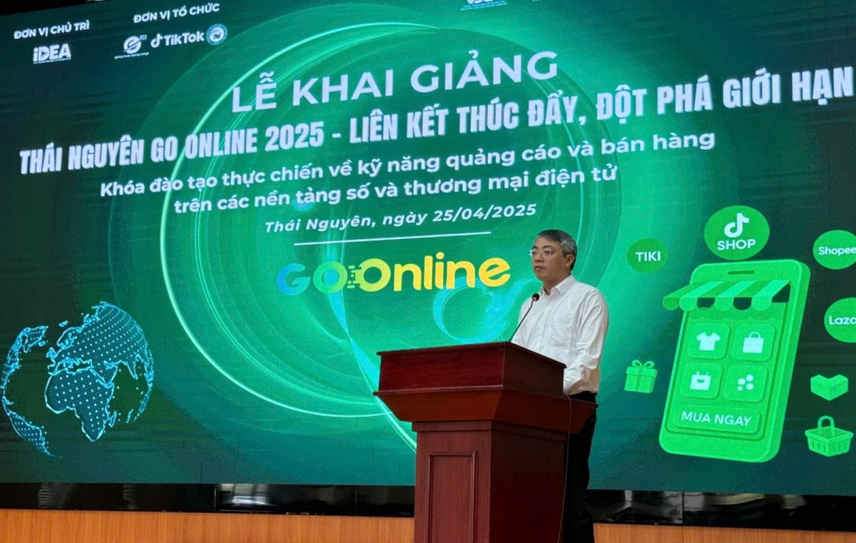 Phó Cục trưởng Cục TMĐT và Kinh tế số Hoàng Ninh phát biểu khai mạc. Ảnh: Trung tâm phát triển thương mại điện tử Phó Cục trưởng Cục TMĐT và Kinh tế số Hoàng Ninh phát biểu khai mạc. Ảnh: Trung tâm phát triển thương mại điện tử