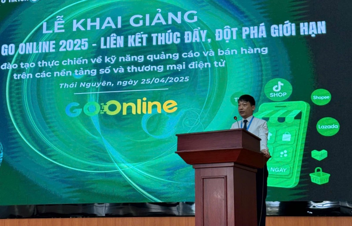 Ông Phùng Trung Nghĩa - Hiệu trưởng Trường Đại học Công nghệ thông tin và truyền thông Thái Nguyên. Ảnh: Trung tâm phát triển thương mại điện tử Ông Phùng Trung Nghĩa - Hiệu trưởng Trường Đại học Công nghệ thông tin và truyền thông Thái Nguyên. Ảnh: Trung tâm phát triển thương mại điện tử