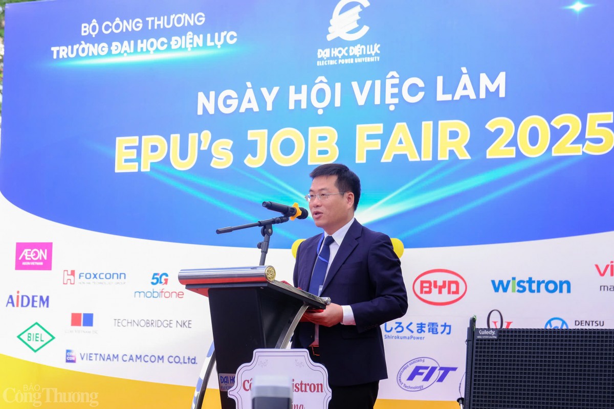 Doanh nghiệp săn ‘kỹ sư tương lai’ tại Đại học Điện lực Doanh nghiệp săn ‘kỹ sư tương lai’ tại Đại học Điện lực